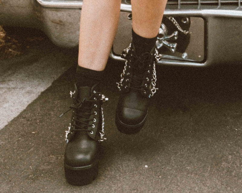 A9752 Black 7-Eye Chain & Strap Dino Lug Boot