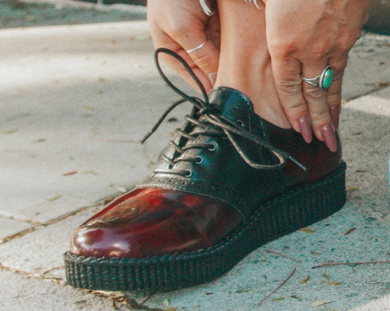 F9978 Black & Burgundy Rub-Off TUKskin™ Saddle Oxford