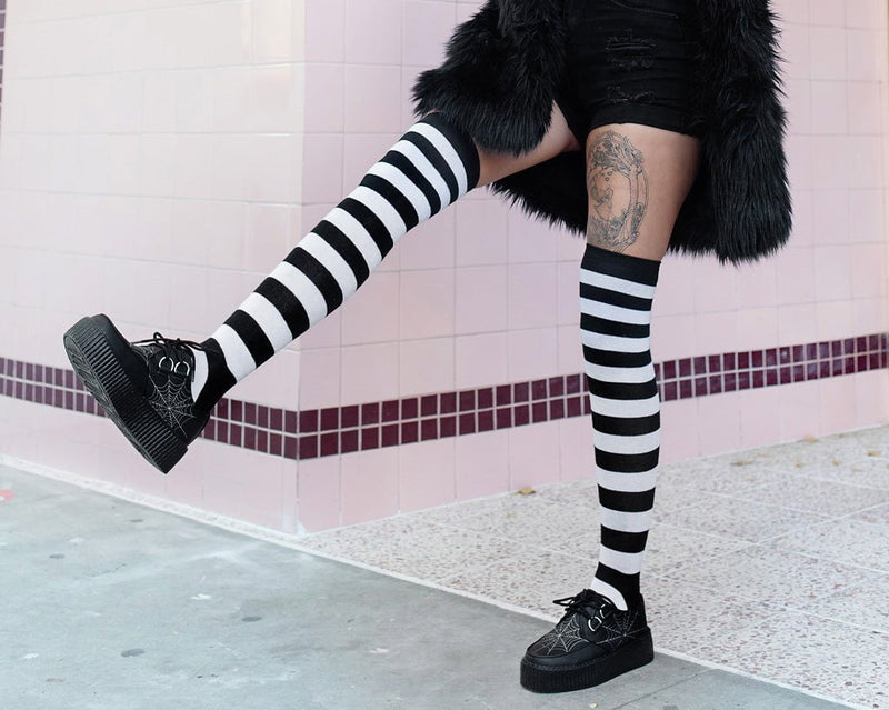 V9745 Black Glow Spiderweb Viva Mondo Creeper