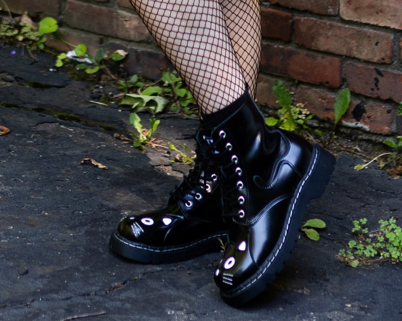 T2343 Black Leather Kitty Boot