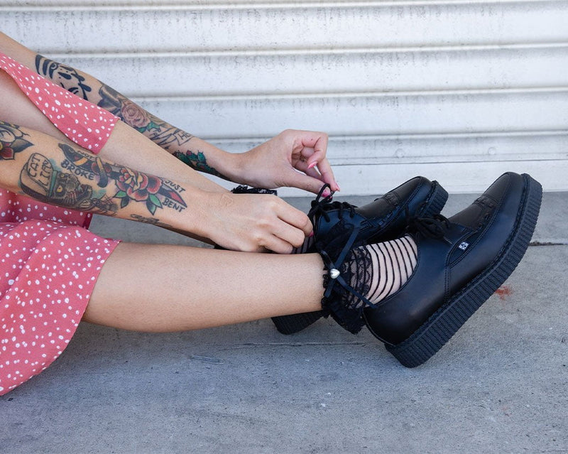 A8533 Black Leather Lace Up Pointed Creeper