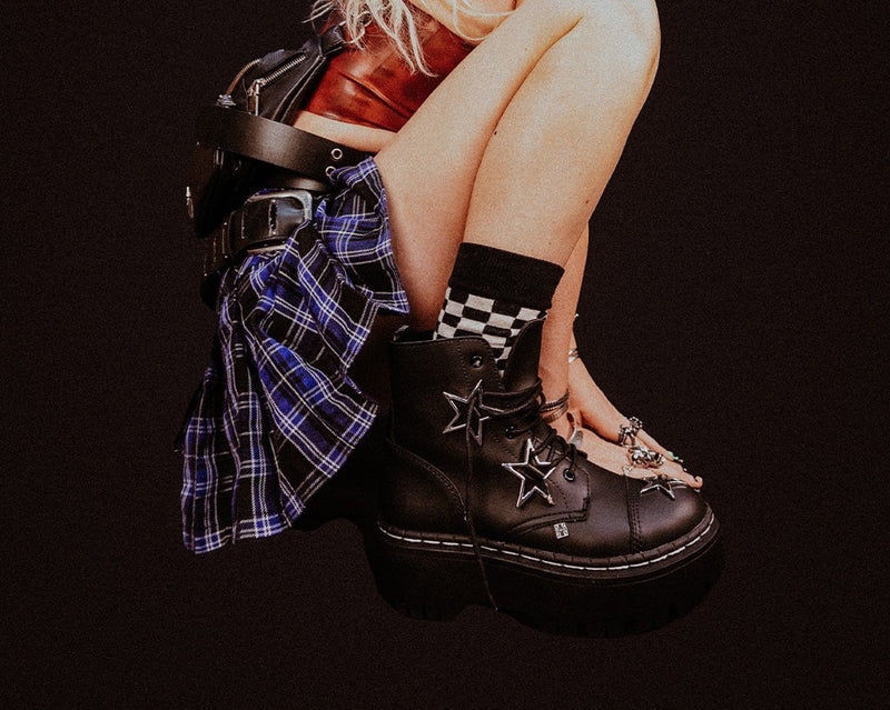 A3276 Black Star 7-Eye Double Decker Boot