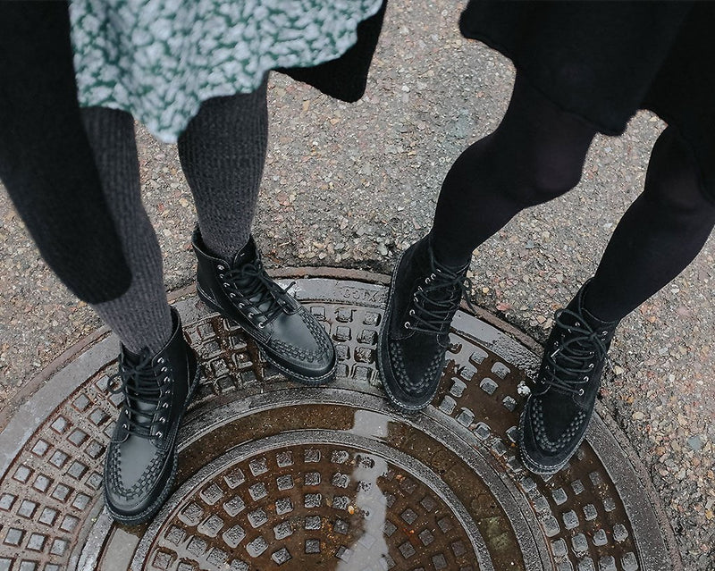 F9710 Black Suede 7-Eye Viva Low Boot