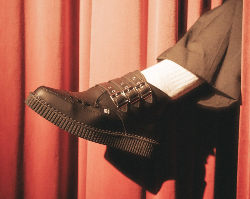 A9325 Black TUKskin™ 3-Buckle Pointed Creeper Boot