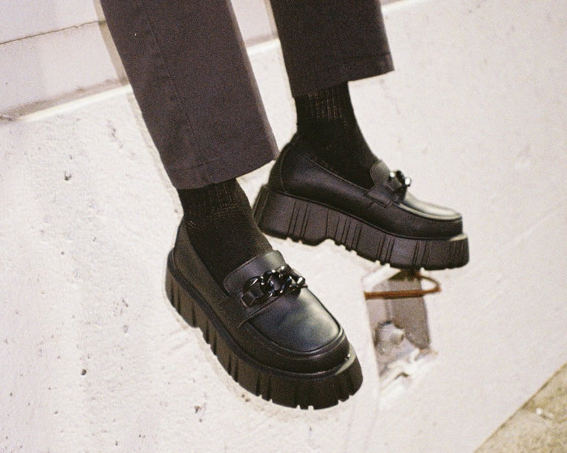 T2333 Black TUKskin™ Anarchic Airship Chain Loafer