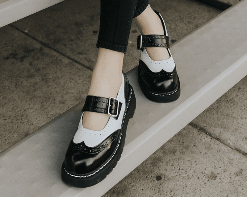 T1035 Black & White Brogue Mary Jane