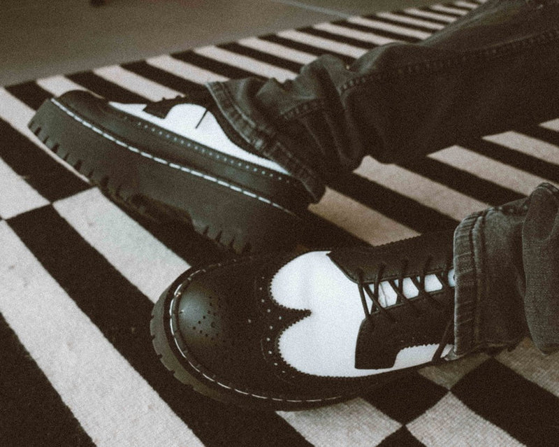 A9885 Black & White Double Decker Brogue