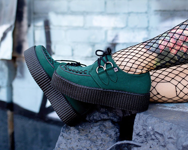 V3062 Dark Cedar Viva Mondo Creeper