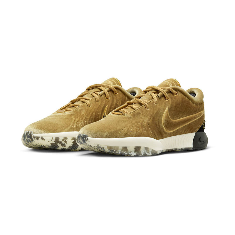 LeBron XXI Basketball Shoes