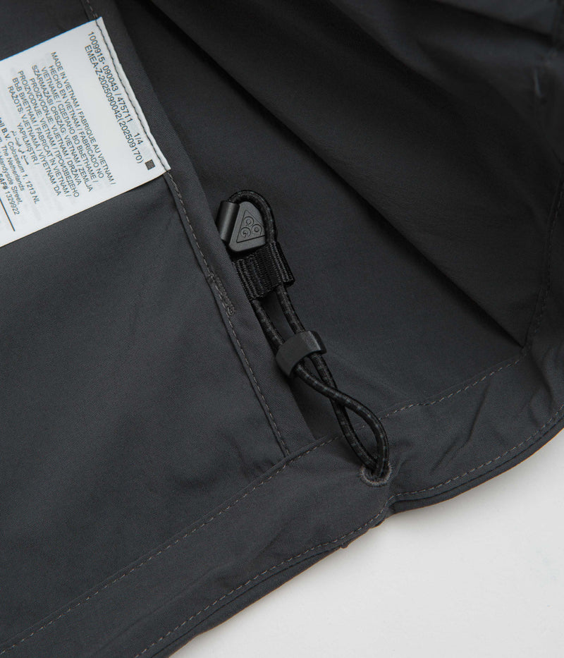 Nike ACG Five Towers Jacket in Anthracite and Anthracite / Summit White