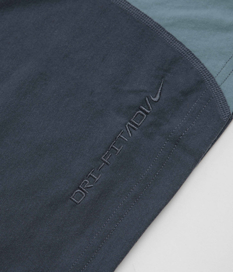 Nike ACG Goat Rocks T-Shirt in Thunder Blue and Smokey Blue / Summit White