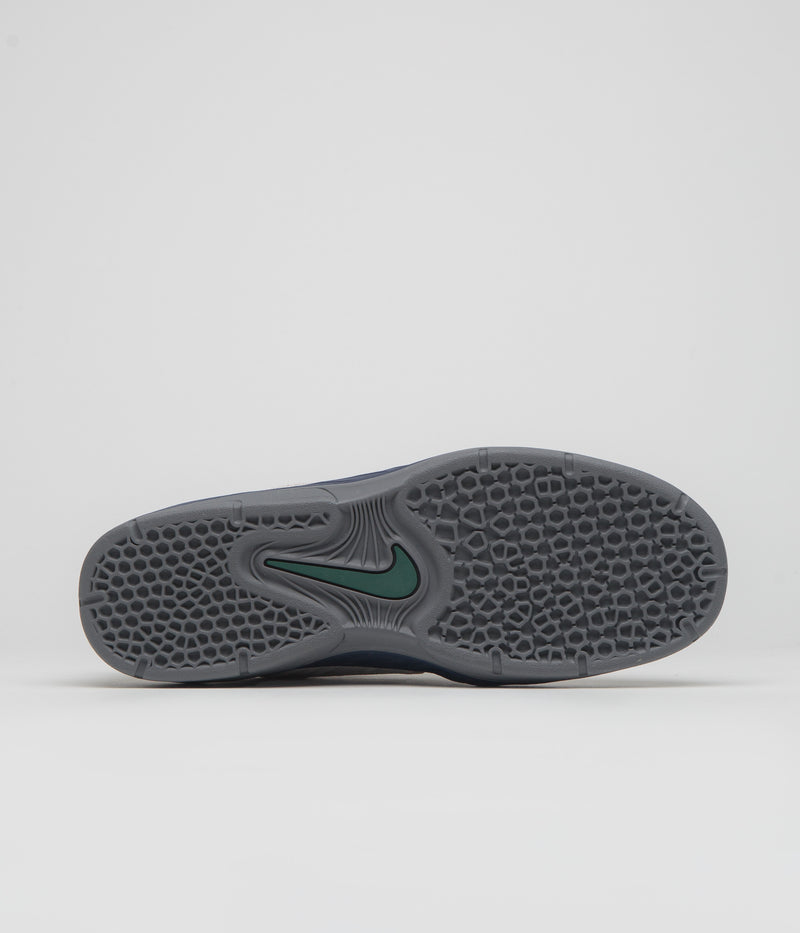 Nike SB Vertebrae Shoes in Light Bone and Fir and Midnight Navy - Obsidian