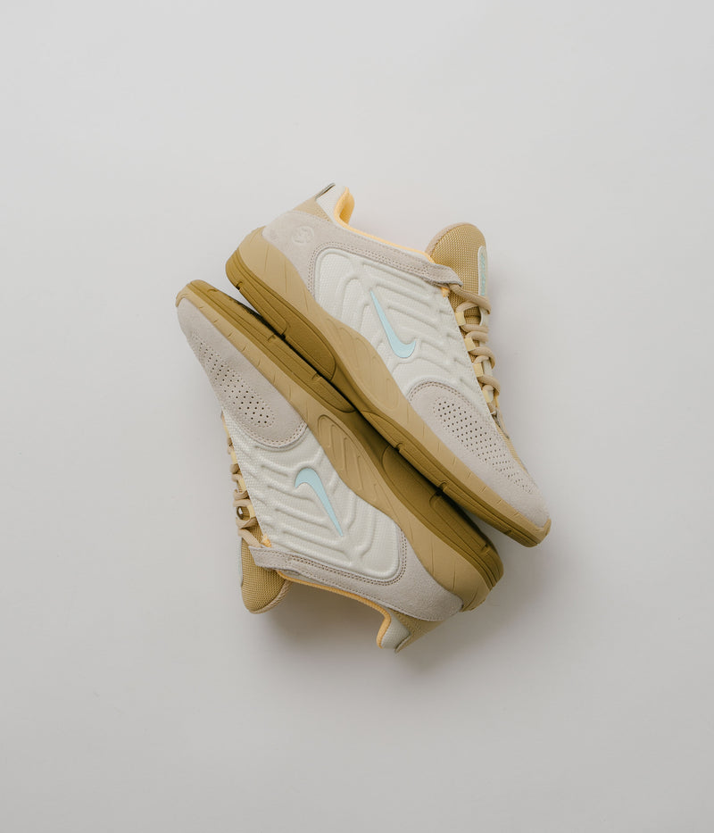 Nike SB Vertebrae TE Shoes in Coconut Milk and Jade Ice and Sesame - Gold