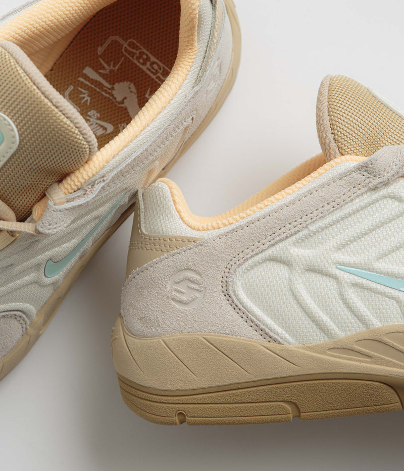 Nike SB Vertebrae TE Shoes in Coconut Milk and Jade Ice and Sesame - Gold