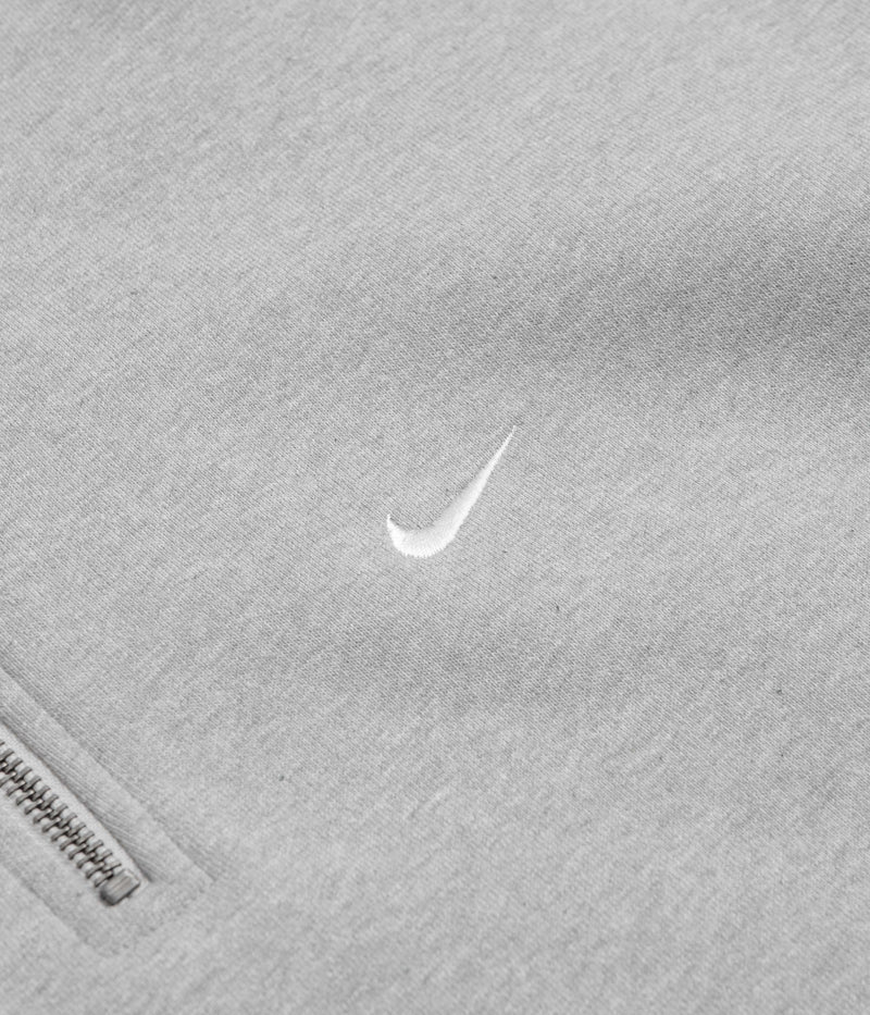 Nike Solo Swoosh 1/4 Zip Sweatshirt in Dark Grey Heather and White
