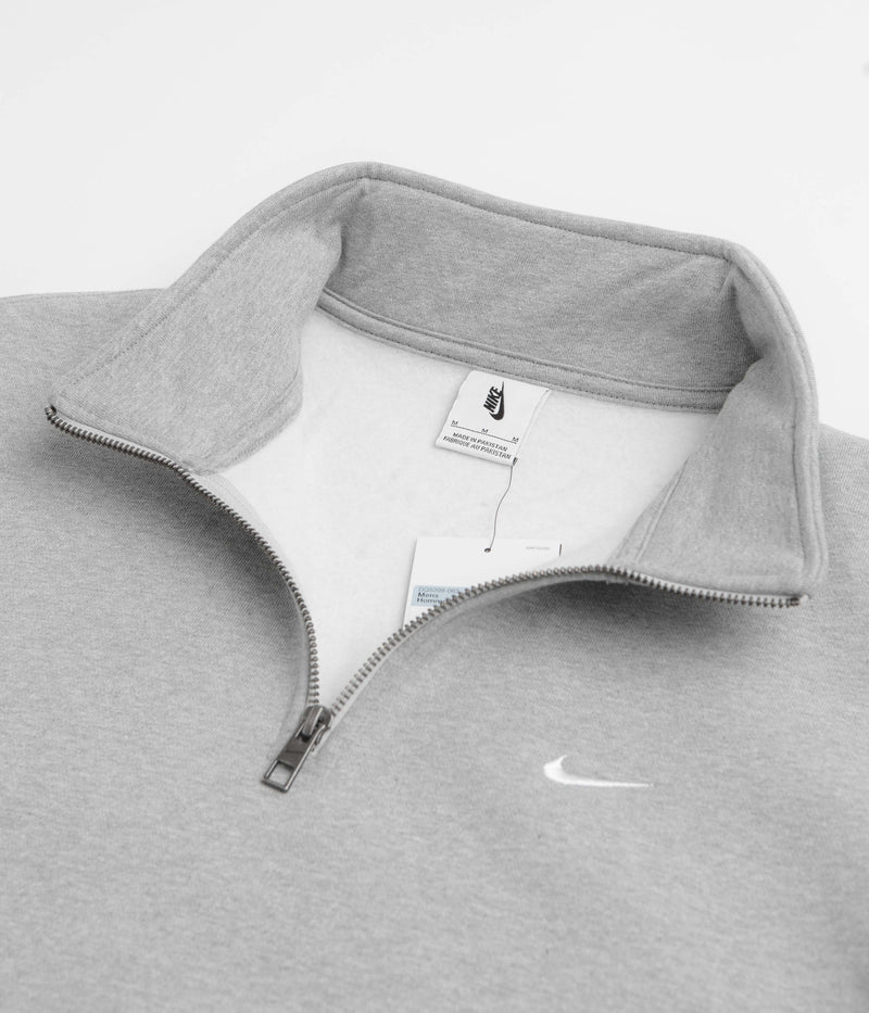 Nike Solo Swoosh 1/4 Zip Sweatshirt in Dark Grey Heather and White