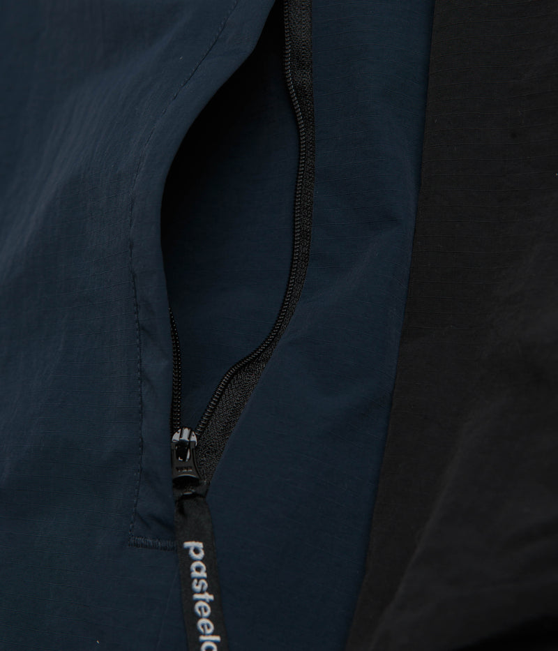 Pasteelo Hooded Windbreaker Jacket in Black and Navy