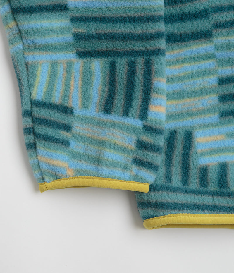 Patagonia Lightweight Synchilla Snap-T Fleece in Quilty Fitz: Wetland Blue