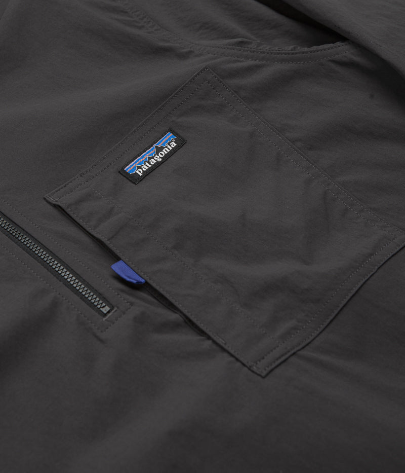Patagonia Outdoor Everyday Marsupial Jacket in Ink Black