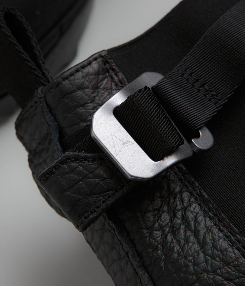 ROA Chelsea Boots in Black and Black