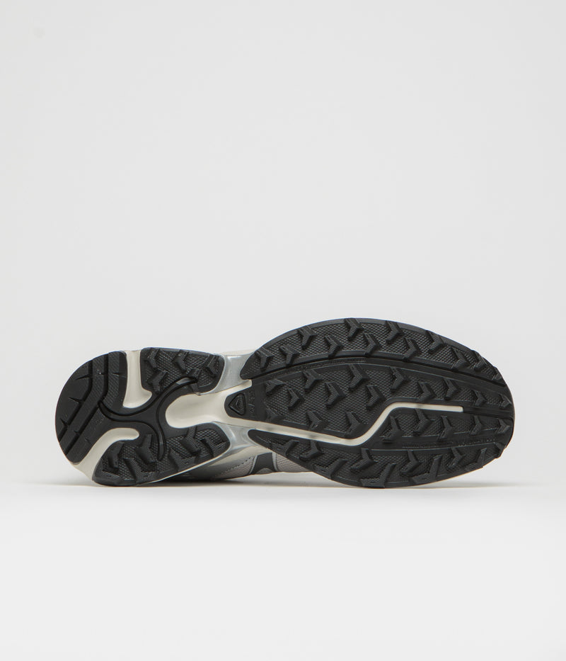 Salomon XT-Whisper Shoes in FTW Silver and Lunar Rock / Silver Cloud