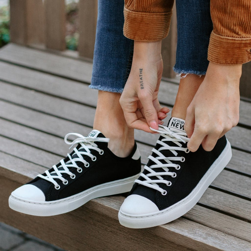 Women's Classic Low Top | Black x Off-White