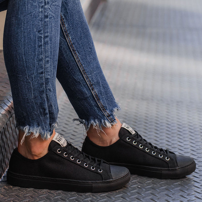 Women's Classic Low Top | Black