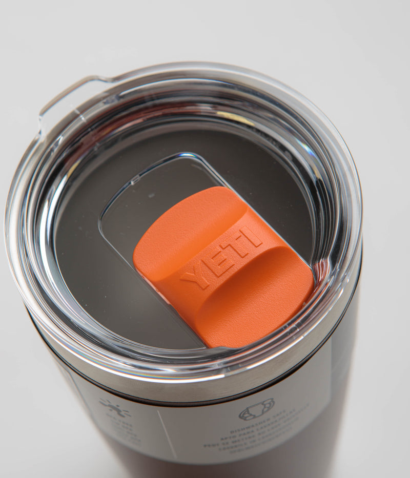 Yeti Rambler Tumbler V2 20oz in Wetlands Brown